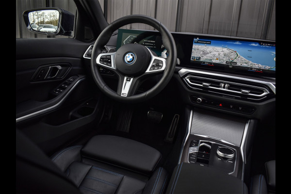 BMW 3-serie 330e xDRIVE | M-SPORT | TREKHAAK | SPORTSTOELEN | ACTIVE CRUISE CONTROL | CAMERA | LEDEREN BEKLEDING | DAB+ | HIFI SOUND | SHADO