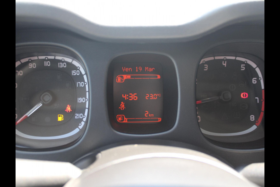 Fiat Panda Hybrid Cross | Airco | Bluetooth Dakrails | LED | PDC | Uit voorraad leverbaar !