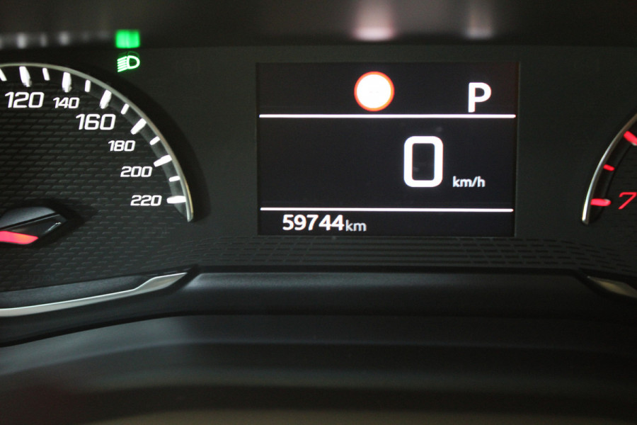 Peugeot 2008 1.2 PureTech Allure Pack |Carplay|Camera|