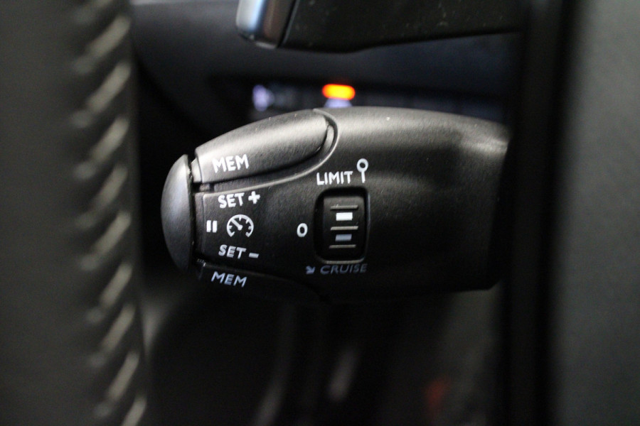 Peugeot 2008 1.2 PureTech Allure Pack |Carplay|Camera|
