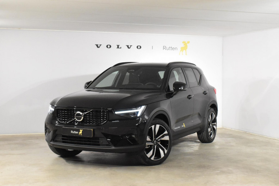 Volvo XC40 B4 211PK Automaat Plus Dark / Lighting Pack / Connect Nubuck bekleding / 20'' velgen / Extra getint glas