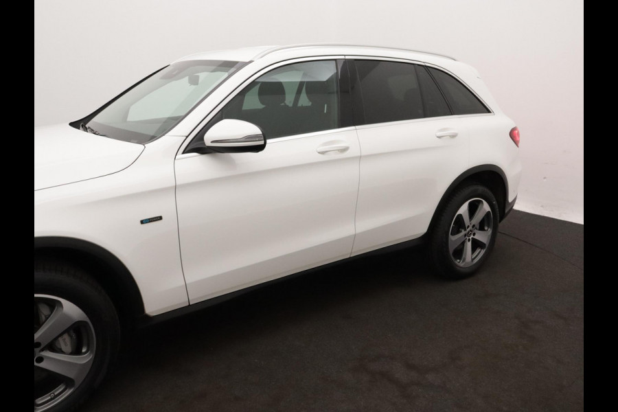 Mercedes-Benz GLC 300e 4MATIC Business Solution 19”LMV CAMERA NAVI
