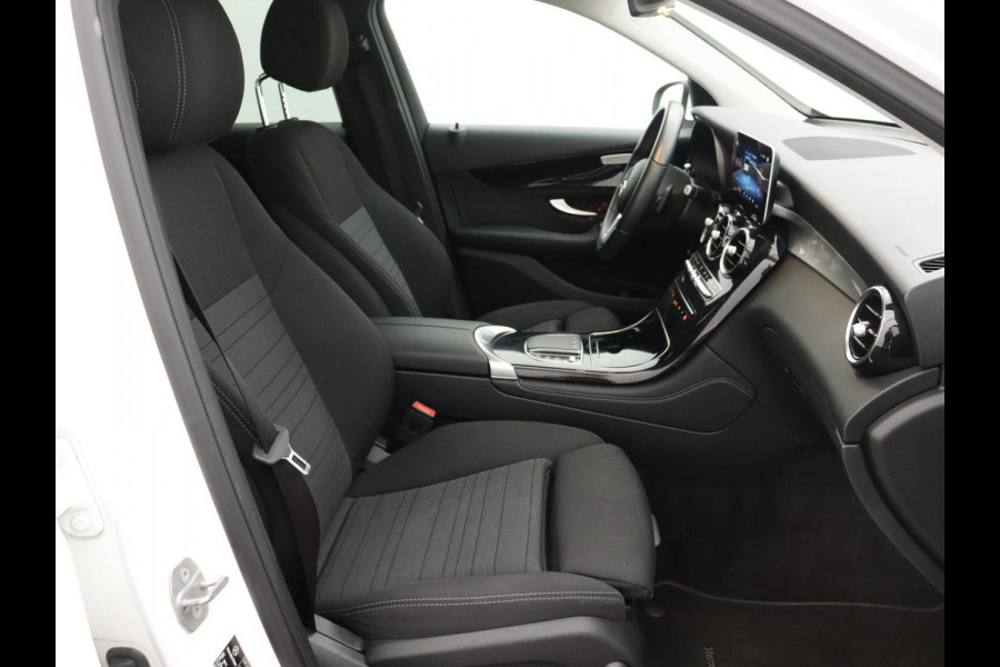 Mercedes-Benz GLC 300e 4MATIC Business Solution 19”LMV CAMERA NAVI