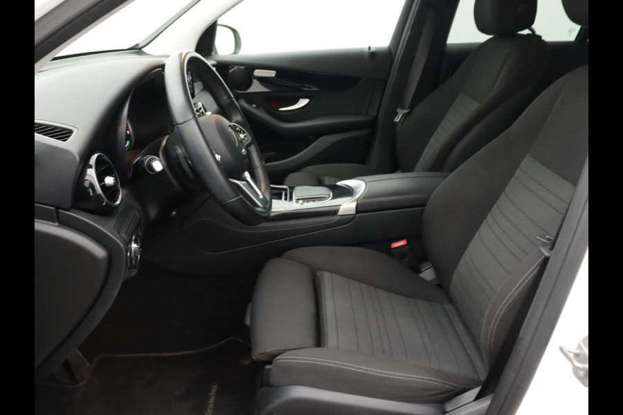 Mercedes-Benz GLC 300e 4MATIC Business Solution 19”LMV CAMERA NAVI
