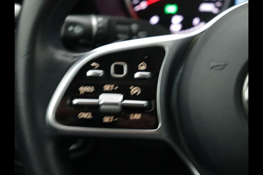 Mercedes-Benz GLC 300e 4MATIC Business Solution 19”LMV CAMERA NAVI