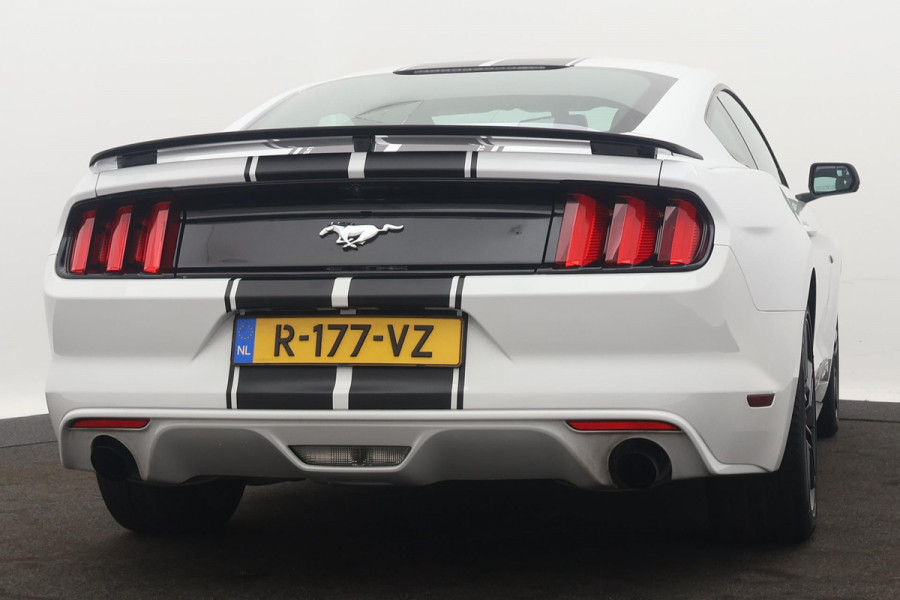 Ford Mustang Fastback 2.3 EcoBoost(Nieuw Staat, Navi, Camera, Parkeersensoren, Etc)