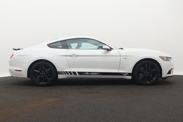 Ford Mustang Fastback 2.3 EcoBoost(Nieuw Staat, Navi, Camera, Parkeersensoren, Etc)