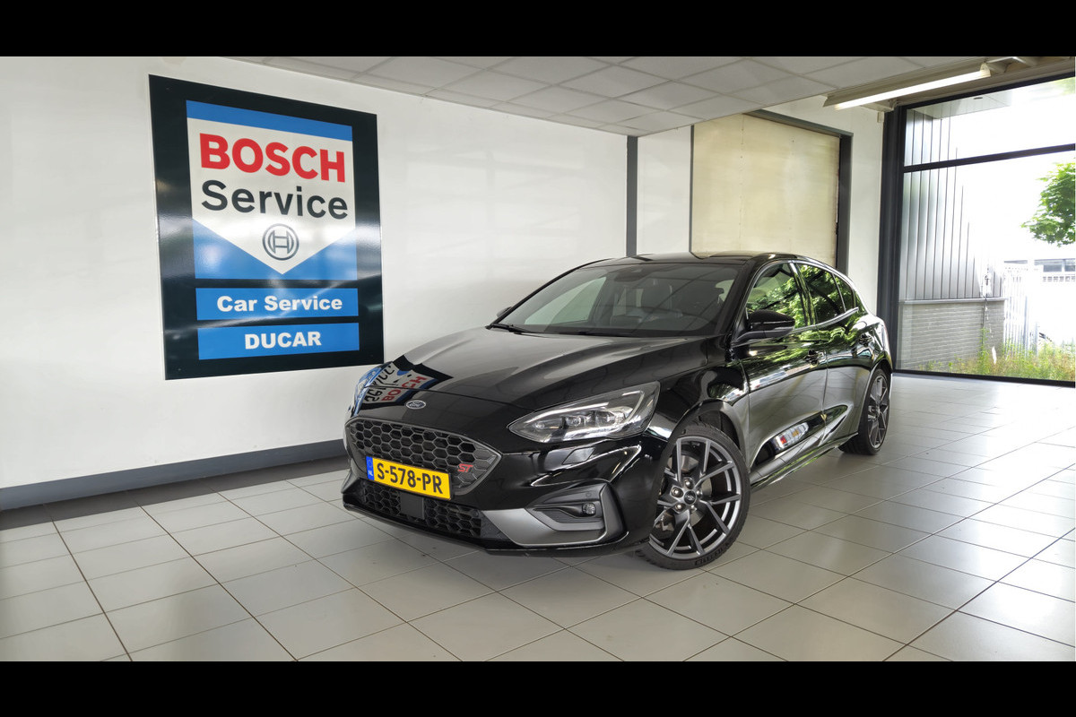 Ford Focus 2.3 EcoBoost ST-3 Adaptieve cruis control | stoel, stuur, m8vooruit verwarming