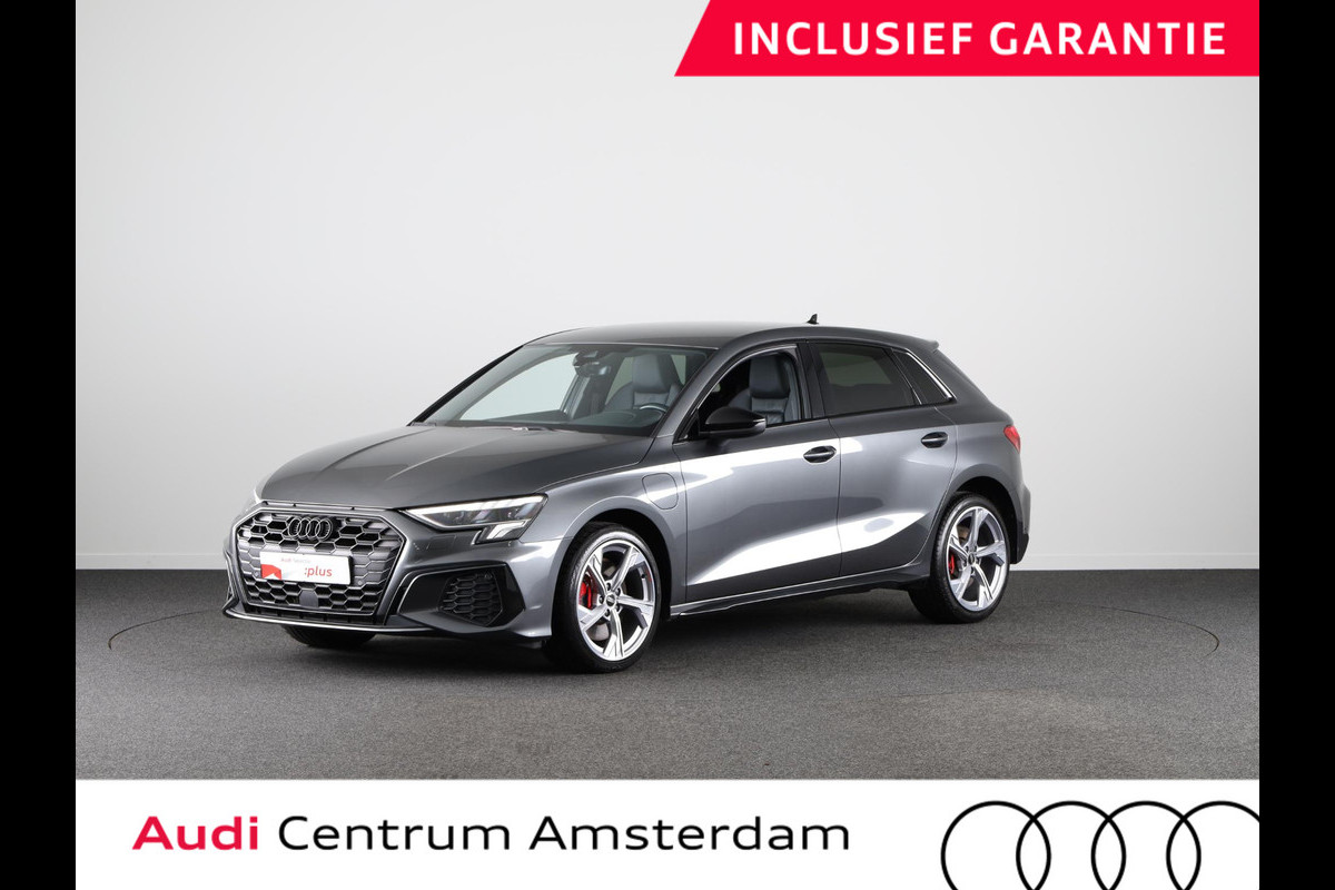 Audi A3 Sportback 45 TFSI e S edition Competition 245 pk S-tronic | Navigatie | Parkeersensoren achter | Lederen bekleding | LED koplampen | S-Line |