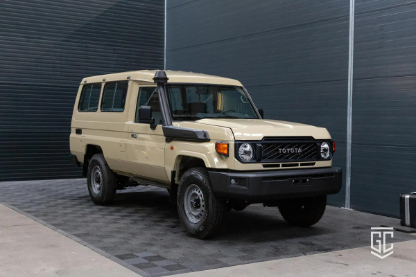 Toyota Land Cruiser GRJ78 A/T