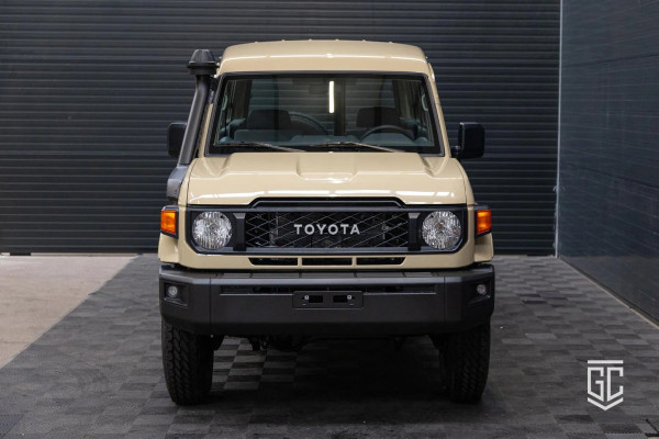 Toyota Land Cruiser GRJ78 A/T