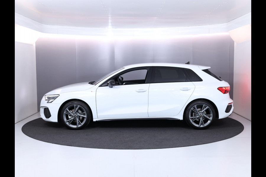 Audi A3 Sportback 35 TFSI S edition 150 pk S-tronic | Private lease vanaf € 599,- pm | Verlengde garantie | Navigatie | Parkeersensoren achter| Adaptieve cruise control | Full-LED koplampen |