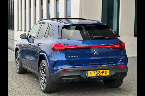 Mercedes-Benz EQA 250+ AMG Line 71 kWh, panoramadak, alle opties,nw prijs € 65000,- 1 e eigenaar, nl auto met nap