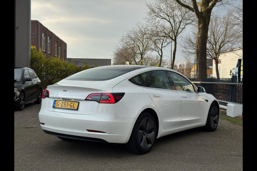 Tesla Model 3 Standard RWD Plus 60 kWh AUTOPILOT| STOELVERWARMING | RIJKLAAPRIJS INCL. 12 MAANDEN BOVAG GARANTIE |