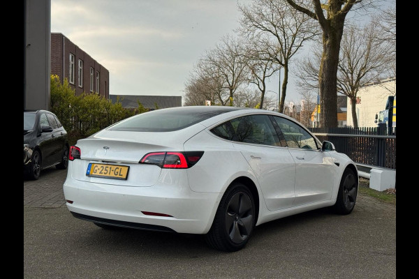 Tesla Model 3 Standard RWD Plus 60 kWh AUTOPILOT| STOELVERWARMING | RIJKLAAPRIJS INCL. 12 MAANDEN BOVAG GARANTIE |