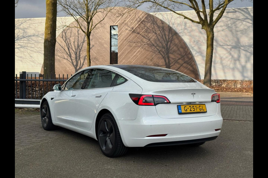 Tesla Model 3 Standard RWD Plus 60 kWh AUTOPILOT| STOELVERWARMING | RIJKLAAPRIJS INCL. 12 MAANDEN BOVAG GARANTIE |