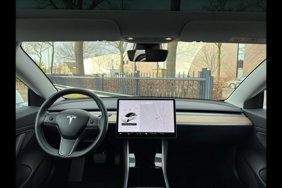 Tesla Model 3 Standard RWD Plus 60 kWh AUTOPILOT| STOELVERWARMING | RIJKLAAPRIJS INCL. 12 MAANDEN BOVAG GARANTIE |