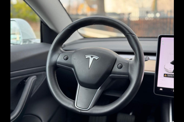 Tesla Model 3 Standard RWD Plus 60 kWh AUTOPILOT| STOELVERWARMING | RIJKLAAPRIJS INCL. 12 MAANDEN BOVAG GARANTIE |