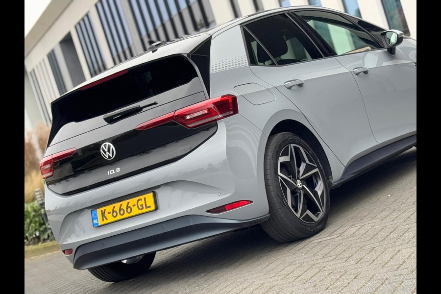 Volkswagen ID.3 First Plus 58 kWh, eerste eigenaar, trekhaak, achteruitrijcamera, NL auto met nationale auto pas