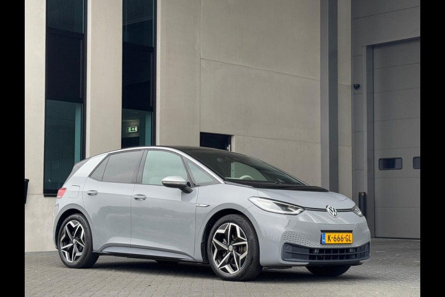 Volkswagen ID.3 First Plus 58 kWh, eerste eigenaar, trekhaak, achteruitrijcamera, NL auto met nationale auto pas