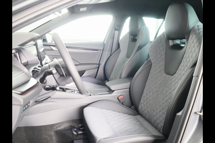 Škoda Octavia Combi Sportline Business 1.5 TSI MHEV 150pk | 19 inch | Light & View | Blind Spot | Infotainment Plus