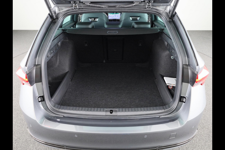 Škoda Octavia Combi Sportline Business 1.5 TSI MHEV 150pk | 19 inch | Light & View | Blind Spot | Infotainment Plus
