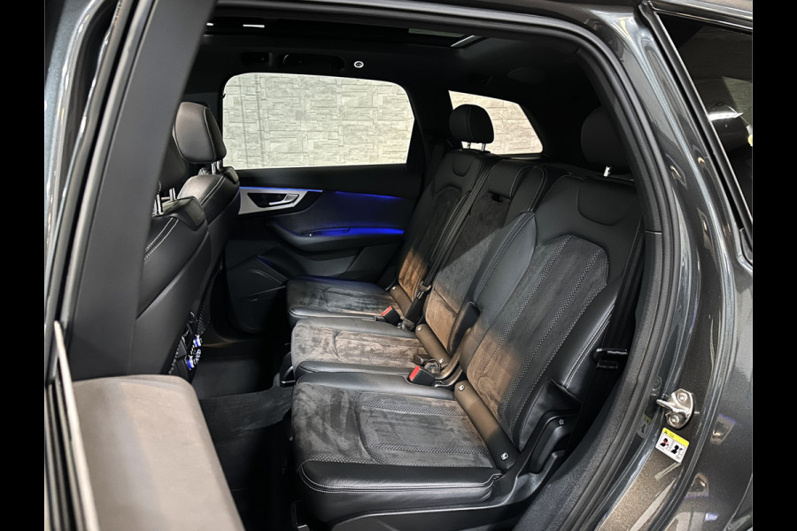 Audi Q7 3.0 TDI 272PK Quattro S-Line | Panorama | ACC | Luchtvering | BOSE | Keyless-Entry | Head-Up | Nachtzicht | 22'' | Dealer Onderhouden | Sfeerverlichting | 4-Zone Clima | Virtual-Cockpit | Standkachel | Autom. Parkeren | Dodehoek | Lane Assist | A-Camera | DAB | Draadloos Laden |