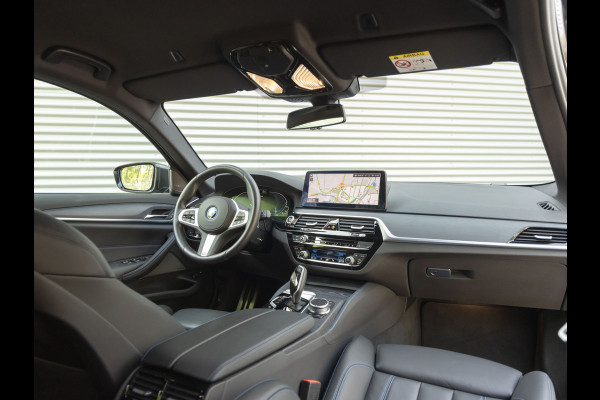 BMW 5 Serie Touring 530e M-Sport - Harman Kardon - Driving Ass Prof - 2x TV - Trekhaak - Head-Up