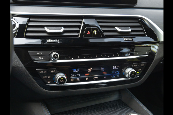 BMW 5 Serie Touring 530e M-Sport - Harman Kardon - Driving Ass Prof - 2x TV - Trekhaak - Head-Up