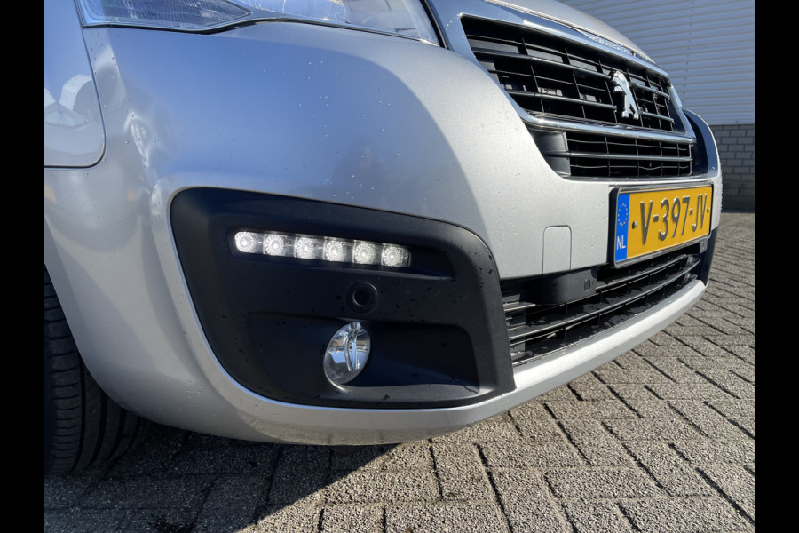 Peugeot Partner 120 1.6 BlueHDi 100 L1 Premium Pack S&S / vaste prijs rijklaar € 9950 ex btw / lease vanaf € 183 / airco / cruise / navi / achteruit rijcamera / 3 zits / zilver metallic !