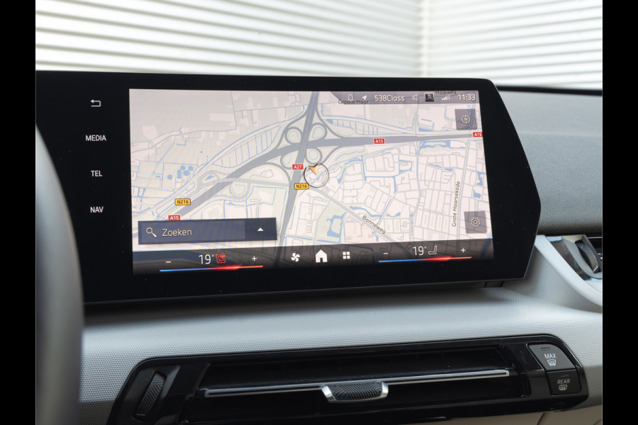 BMW iX1 eDrive20 - Camera - Stoel + Stuurwielverwarming - Navigatie