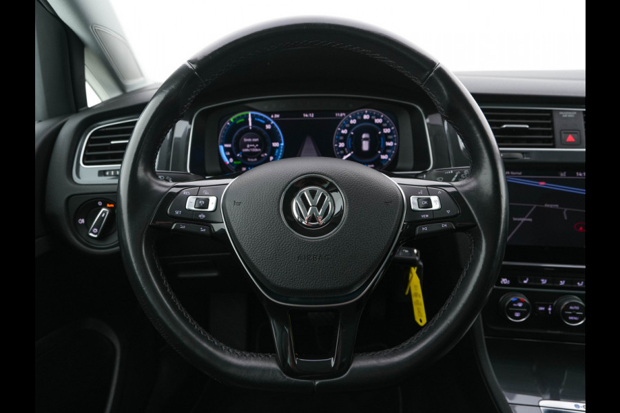 Volkswagen e-Golf Aut. *VIENNA-FULL-LEATHER | HEAT-PUMP | ADAPTIVE-CRUISE | FULL-LED | HEATED-SEATS | BLIS | DIGI-COCKPIT | NAVI-FULLMAP | SPORT-SEATS | CCS-FASTLOADER | KEYLESS | DAB+ | ECC | AMBIENT-LIGHT |