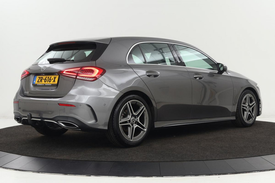 Mercedes-Benz A-Klasse 180 AMG | Stoelverwarming | Carplay | Trekhaak | Leder/Alcantara | Full LED | Camera | Widescreen | Navigatie | Park Assist