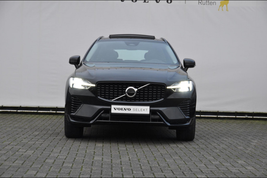 Volvo XC60 T6 350PK Long Range AWD Plus Dark / Panoramisch schuif-kantel dak / Lederen bekleding / Elektrisch bedienbare voorstoelen met geheugen / Stoelverwarming voor en achter / Apple Carplay / Trekhaak /