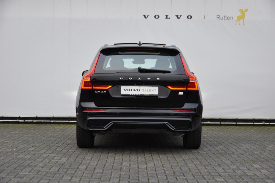 Volvo XC60 T6 350PK Long Range AWD Plus Dark / Panoramisch schuif-kantel dak / Lederen bekleding / Elektrisch bedienbare voorstoelen met geheugen / Stoelverwarming voor en achter / Apple Carplay / Trekhaak /