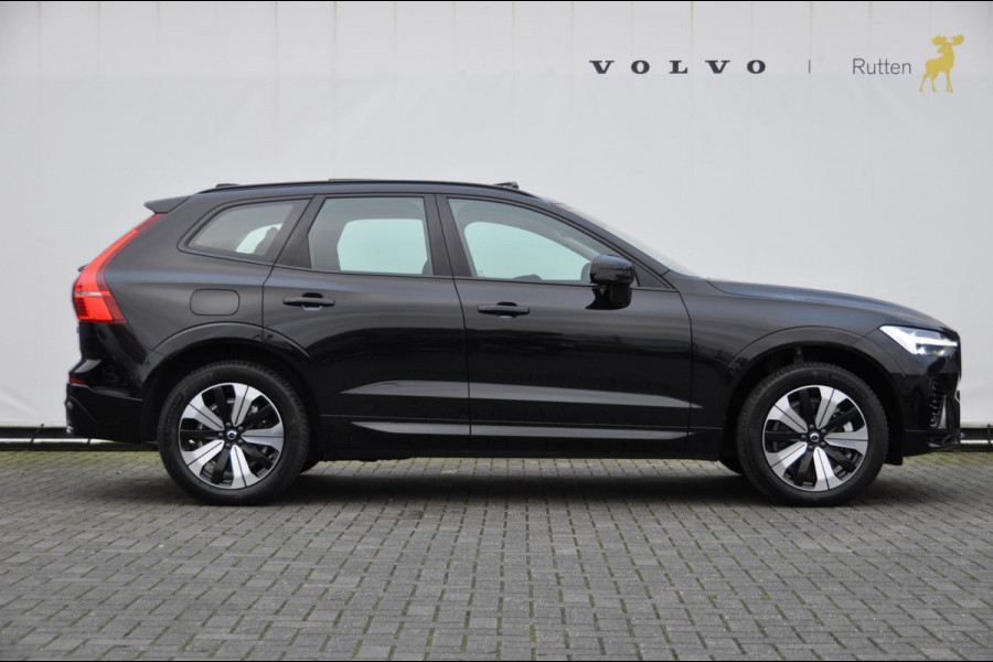 Volvo XC60 T6 350PK Long Range AWD Plus Dark / Panoramisch schuif-kantel dak / Lederen bekleding / Elektrisch bedienbare voorstoelen met geheugen / Stoelverwarming voor en achter / Apple Carplay / Trekhaak /