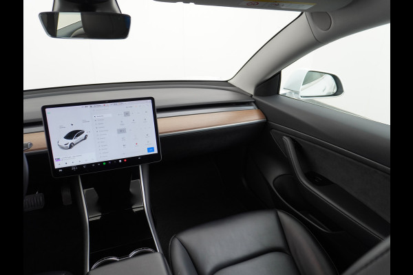 Tesla Model 3 SR+60kWh 326PK AutoPilot FSD-v.b Leer PanoDak Adaptive cruise Premium-Luidsprekers Telefoon-Sleutel 18" Camera's Elektr.-Stuur+S Ecc Navigatiesysteem full map LED-a+v Comfortstoel(en) ACC Dual-ECC DAB Voorverwarmen interieur via App Keyless via Telefoonsleutel One-Pedal-Drive Orig. nlse auto