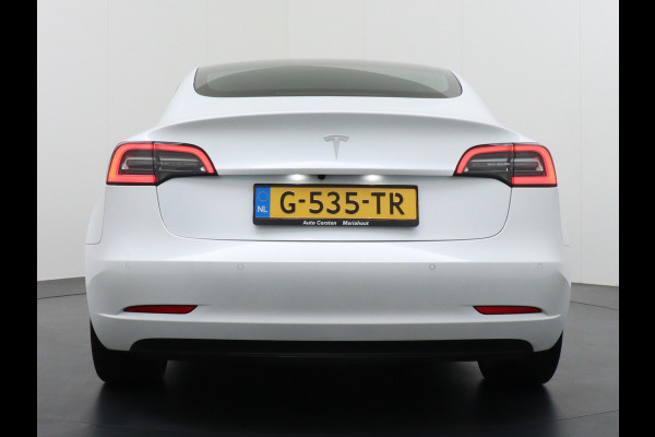 Tesla Model 3 SR+60kWh 326PK AutoPilot FSD-v.b Leer PanoDak Adaptive cruise Premium-Luidsprekers Telefoon-Sleutel 18" Camera's Elektr.-Stuur+S Ecc Navigatiesysteem full map LED-a+v Comfortstoel(en) ACC Dual-ECC DAB Voorverwarmen interieur via App Keyless via Telefoonsleutel One-Pedal-Drive Orig. nlse auto