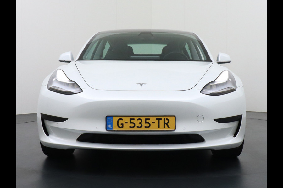 Tesla Model 3 SR+60kWh 326PK AutoPilot FSD-v.b Leer PanoDak Adaptive cruise Premium-Luidsprekers Telefoon-Sleutel 18" Camera's Elektr.-Stuur+S Ecc Navigatiesysteem full map LED-a+v Comfortstoel(en) ACC Dual-ECC DAB Voorverwarmen interieur via App Keyless via Telefoonsleutel One-Pedal-Drive Orig. nlse auto