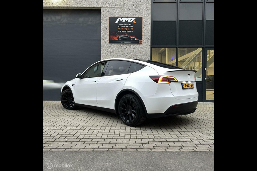 Tesla Model Y 2023 WIT RWD 2023 20" VELGEN MMX PACK