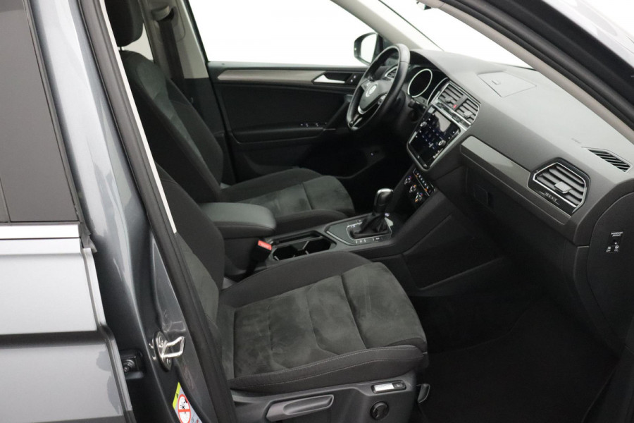 Volkswagen Tiguan Allspace 1.5 TSI Comfortline Automaat (PANORAMADAK, STOELVERWARMING, PARKEERSENSOREN, MASSAGE STOELEN, 1e EIGE)