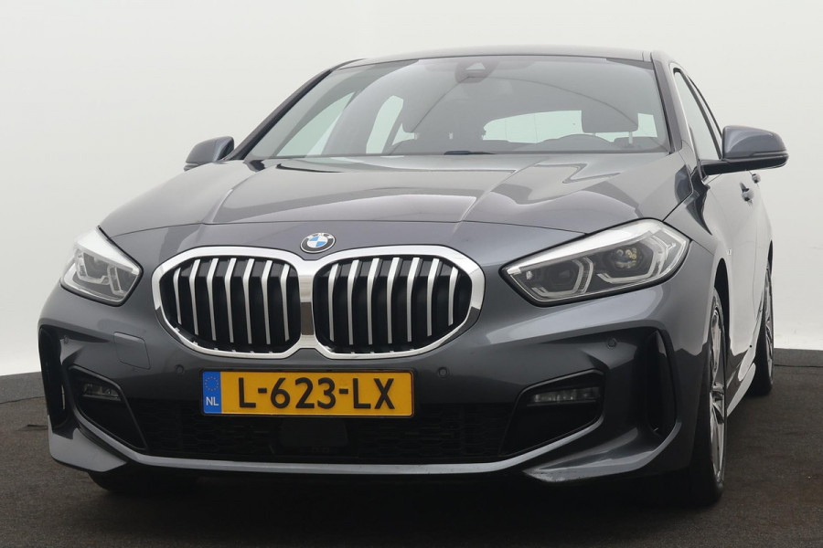 BMW 1-serie 118i Business Edition Plus M-SPORT (1e eig, NL-auto, Dealer onderH, Carplay, Navi Pro, Cruise, Etc)