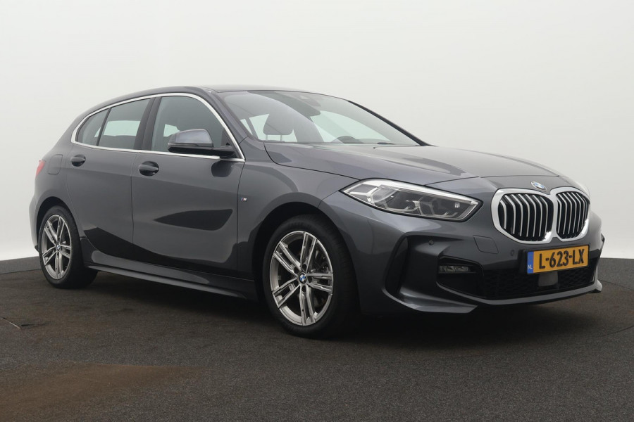 BMW 1-serie 118i Business Edition Plus M-SPORT (1e eig, NL-auto, Dealer onderH, Carplay, Navi Pro, Cruise, Etc)