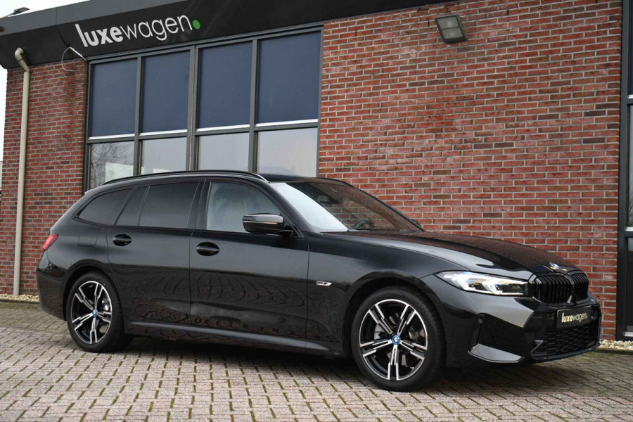 BMW 3 Serie Touring 330e M-Sport ACC el-Trekh HiFi Shadowline