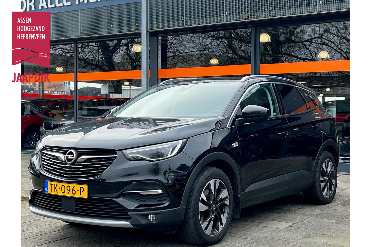 Opel Grandland X BWJ 11-2017 / 1.2 Turbo131PK Innovation | CLIMA | CAMERA | TREKHAAK | CRUISE | NAVI | CARPLAY | | 18'' LMV | PDC | PRIVACY GLASS