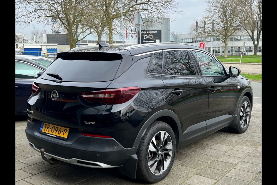 Opel Grandland X BWJ 11-2017 / 1.2 Turbo131PK Innovation | CLIMA | CAMERA | TREKHAAK | CRUISE | NAVI | CARPLAY | | 18'' LMV | PDC | PRIVACY GLASS