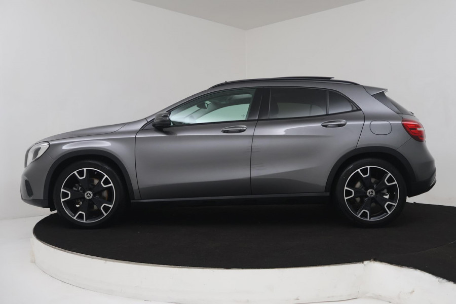 Mercedes-Benz GLA 250 Premium Plus (PANORAMADAK, TREKHAAK, CLIMA, CAMERA, LED, LEDER, STOELVERWARMING, GOED ONDERHOUDEN)