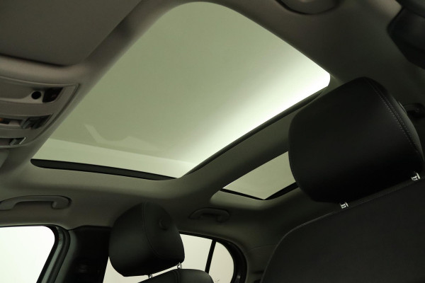 Mercedes-Benz GLA 250 Premium Plus (PANORAMADAK, TREKHAAK, CLIMA, CAMERA, LED, LEDER, STOELVERWARMING, GOED ONDERHOUDEN)