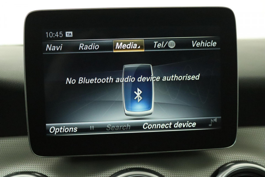 Mercedes-Benz GLA 250 Premium Plus (PANORAMADAK, TREKHAAK, CLIMA, CAMERA, LED, LEDER, STOELVERWARMING, GOED ONDERHOUDEN)