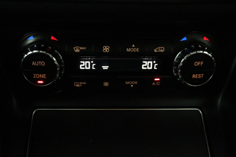 Mercedes-Benz GLA 250 Premium Plus (PANORAMADAK, TREKHAAK, CLIMA, CAMERA, LED, LEDER, STOELVERWARMING, GOED ONDERHOUDEN)